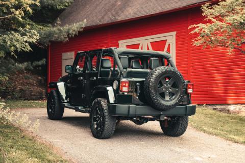 2.75 Inch Cat-Back Dual Rear Exit with Single 4.0 Inch Black PVD Flat Cut Tips with USA Flag Etch 07-18 Jeep Wrangler JKU 116 Inch Wheel Base Corsa Performance